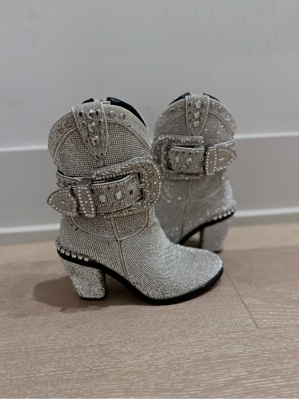 Club Exx rhinestone sheriff shine boots size 7